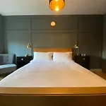 Belfast City Centre Apartment With Parking