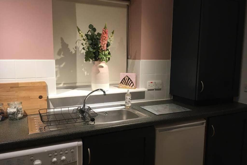 City Centre With Parking Apartment *